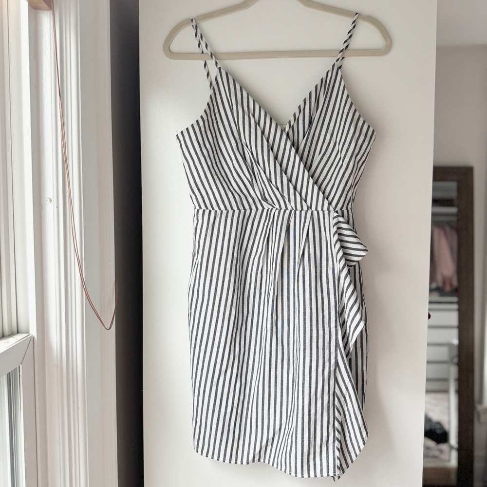 SIENNA SKY | STRIPED PREPPY DRAPED RUCHED FAUX WRAP RUFFLE VACATION DRESS